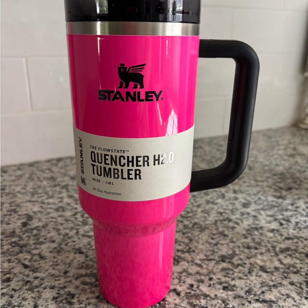 Stanley Vibrant Pink Quencher H2.0 Tumbler